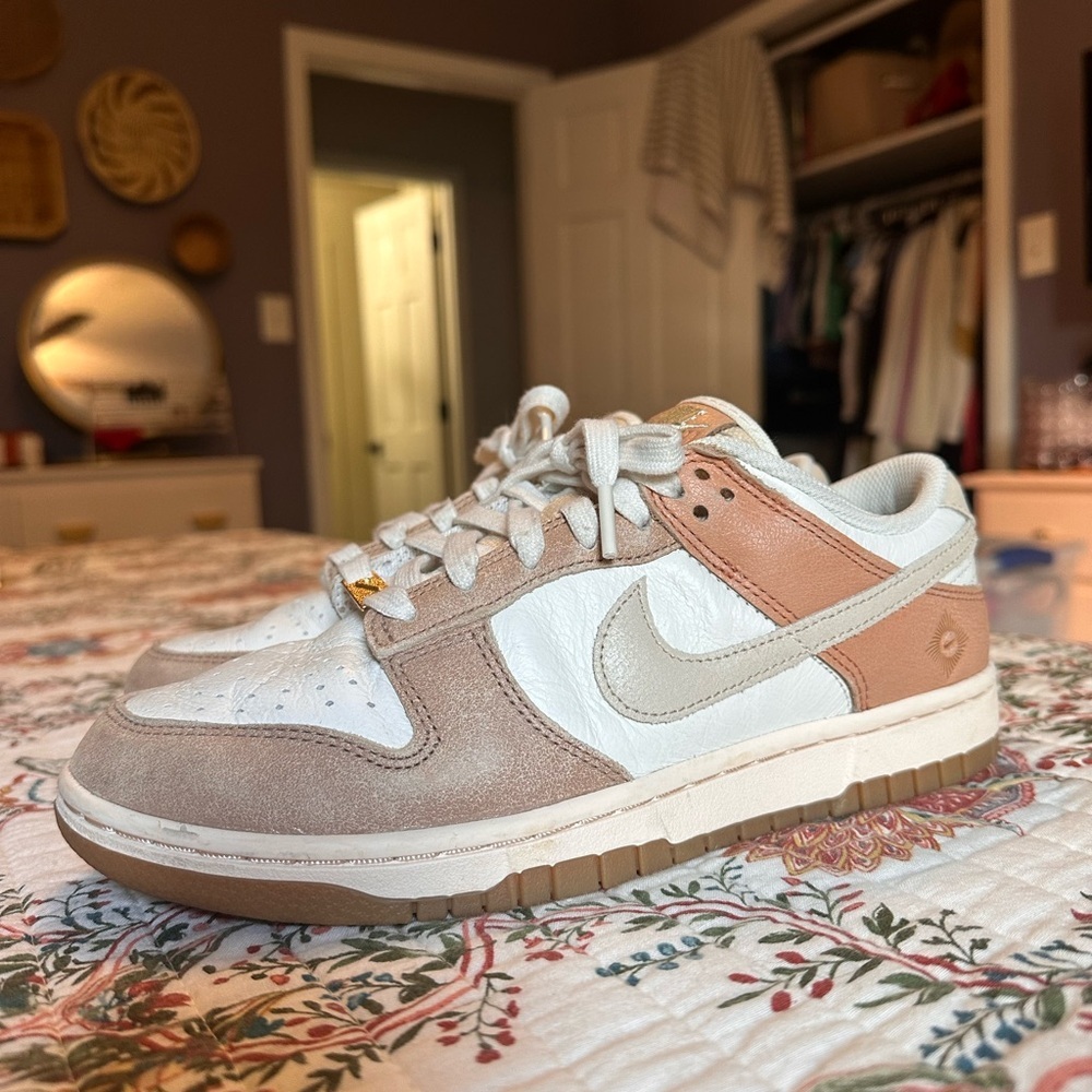 Nike Dunks Low Se Australia Women’s Shoes Size 8.5w Sail/Sandrift/Amber Brown View 4